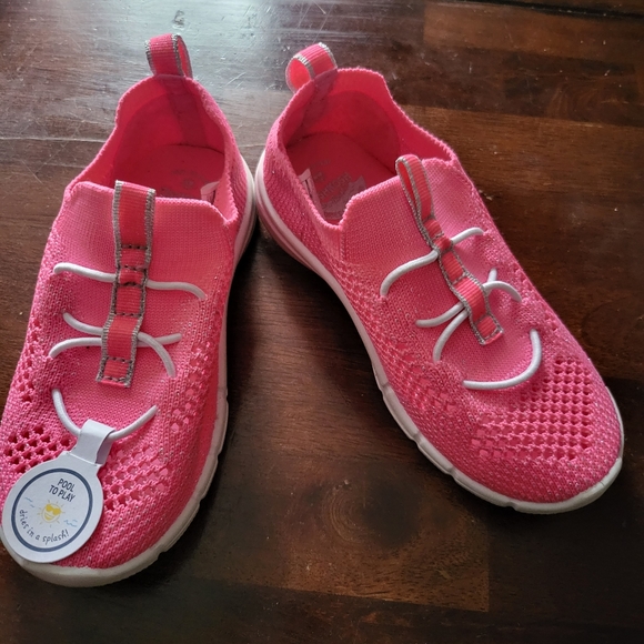 Girl's Oshkosh Shoes - Picture 2 of 3